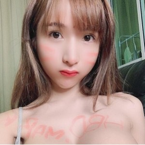 （OnlyFans）Aom yumi童颜巨兔精彩合